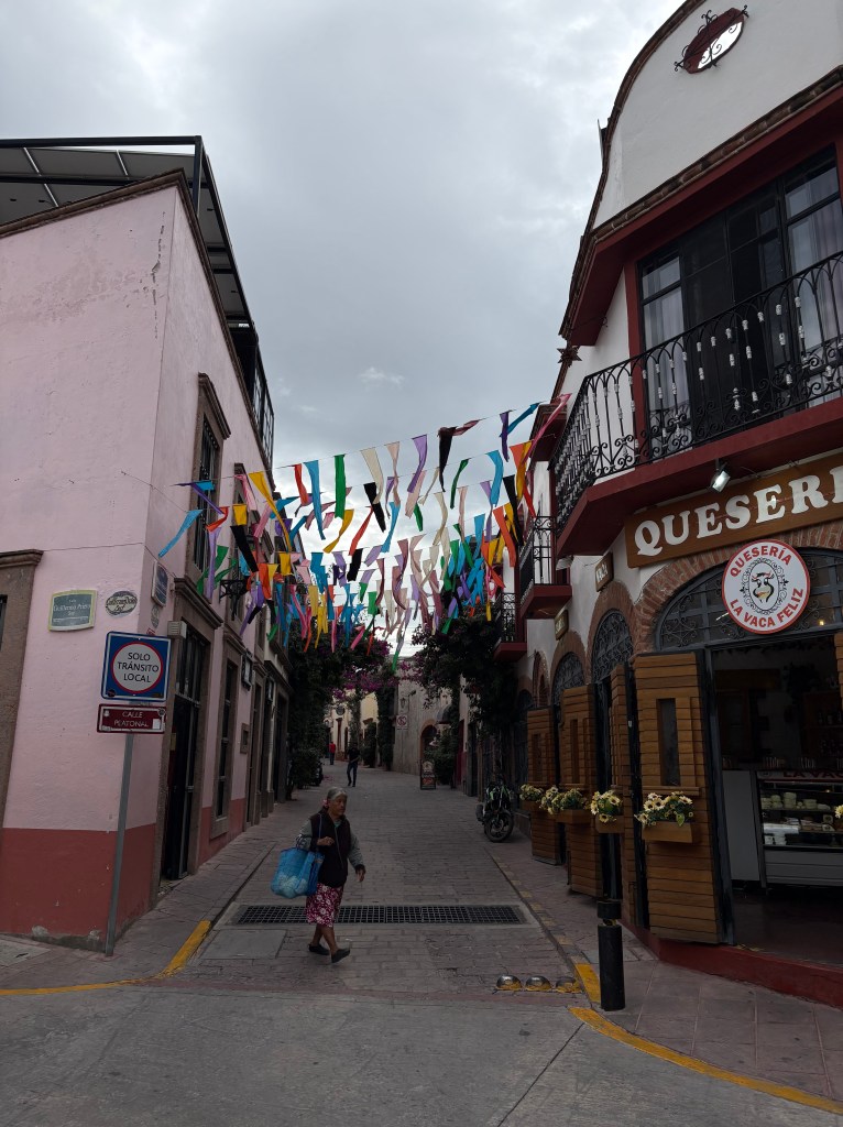 Calles coloridas del centro de Tequisquiapan, Pueblo Mágico de Querétaro.
